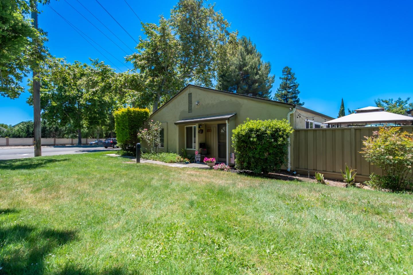 1105 Whirlow PL