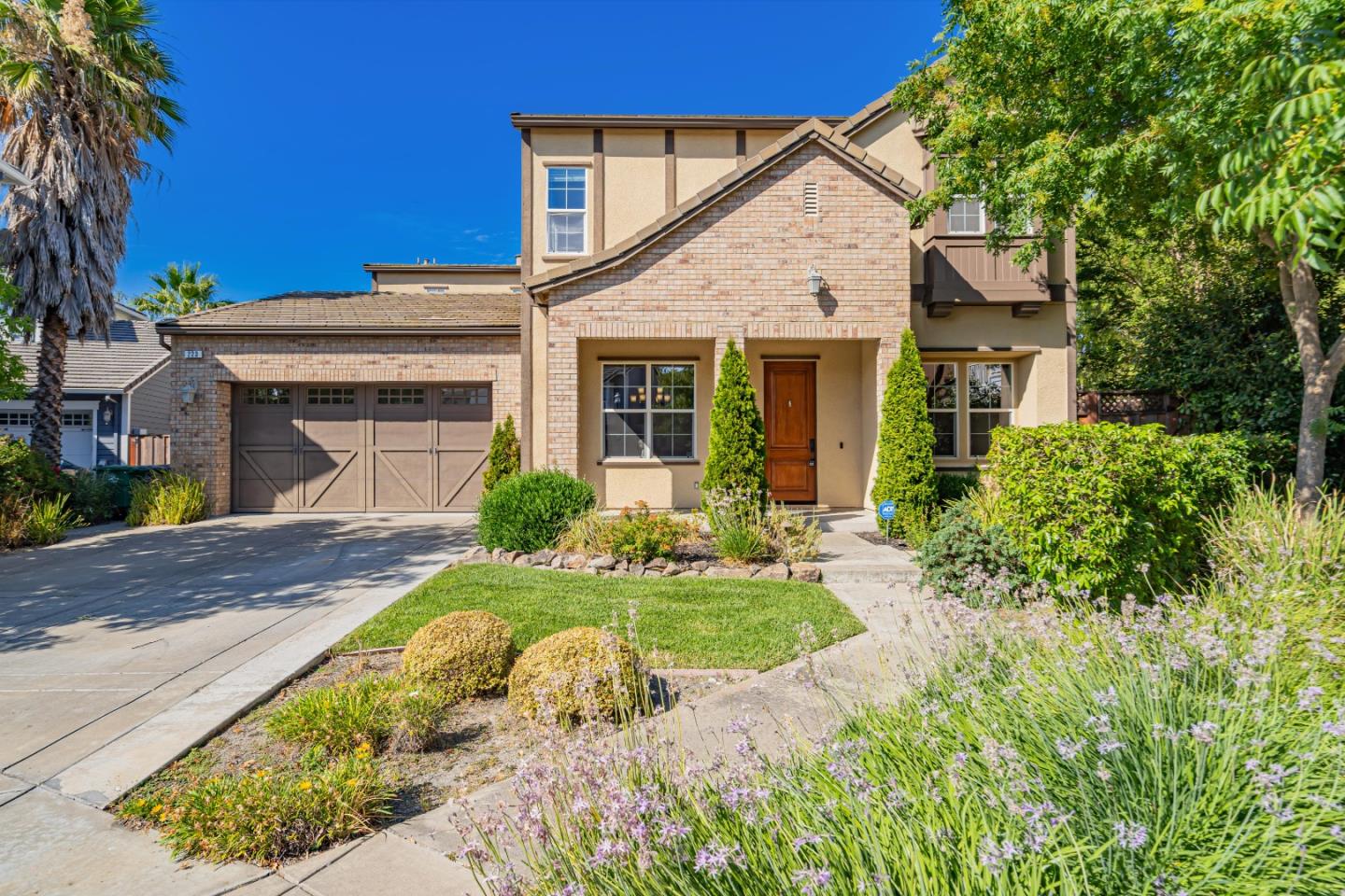 223 Knightsbridge CT