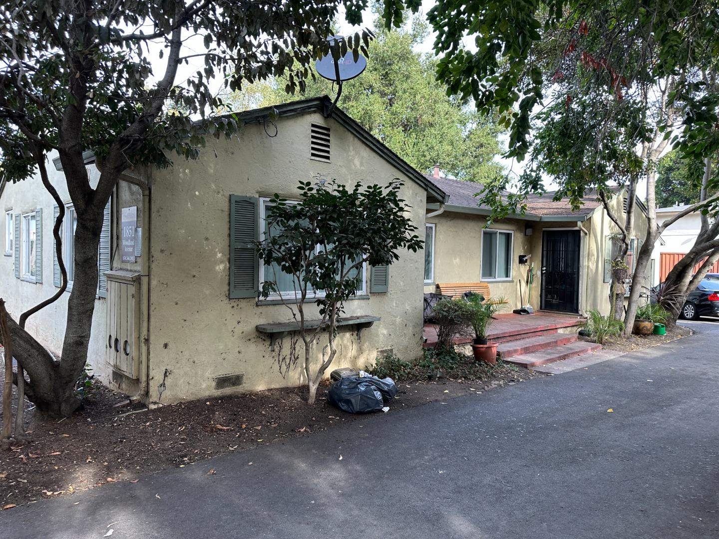 1851 Woodland AVE