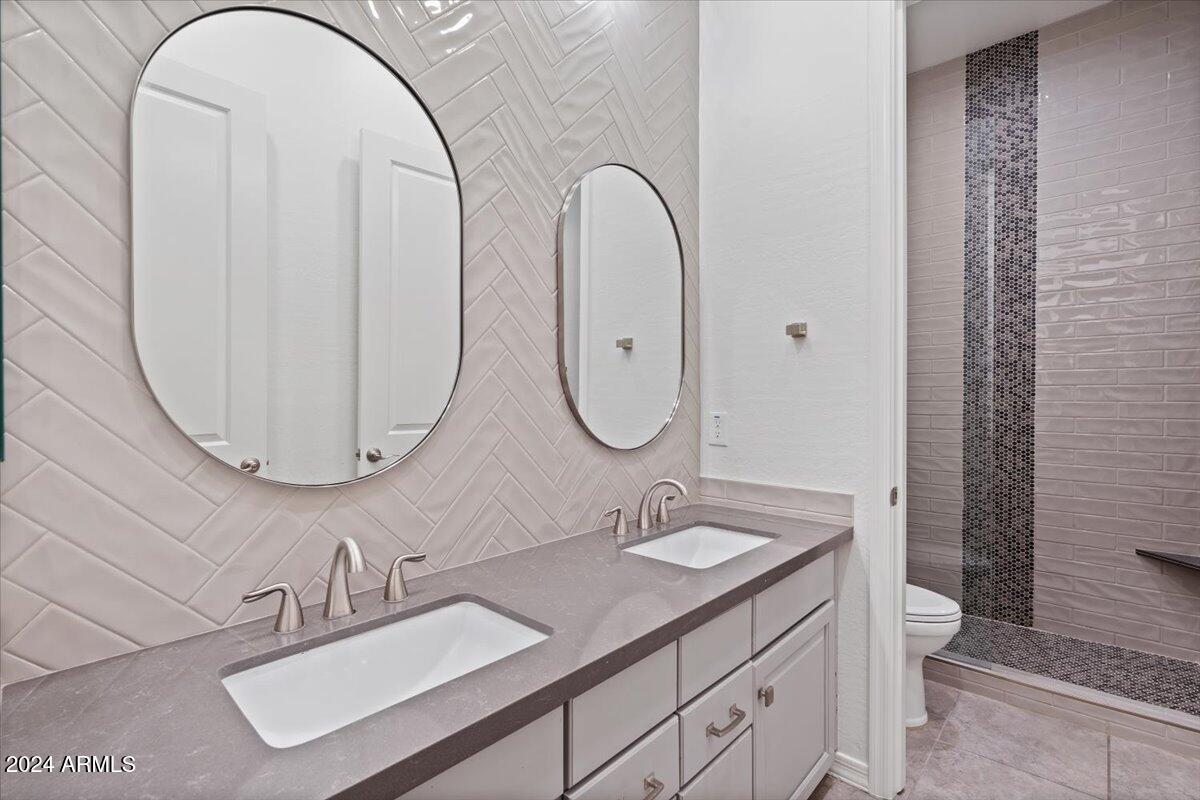 11856 W LONE TREE Trail