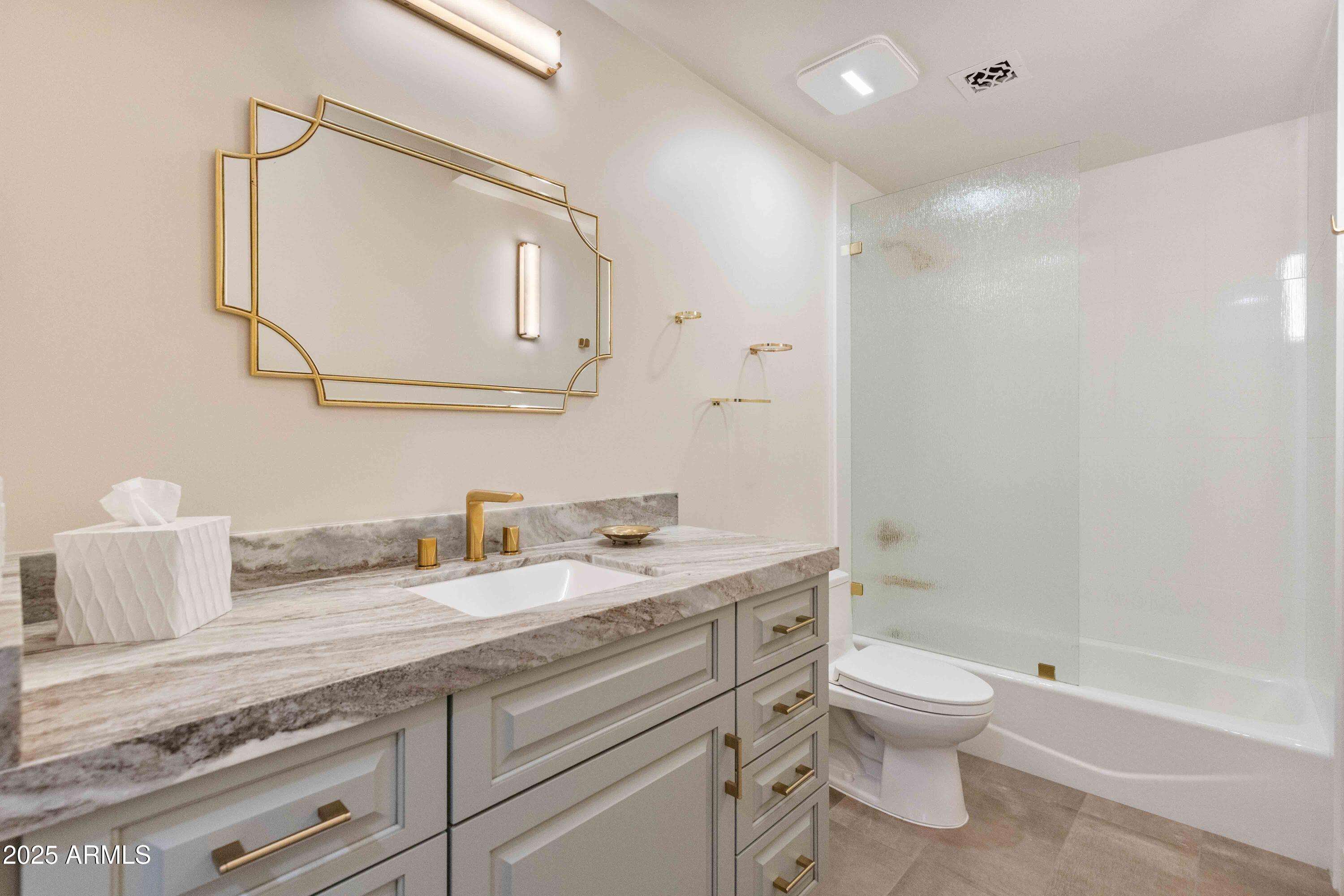 5984 N ECHO CANYON Drive