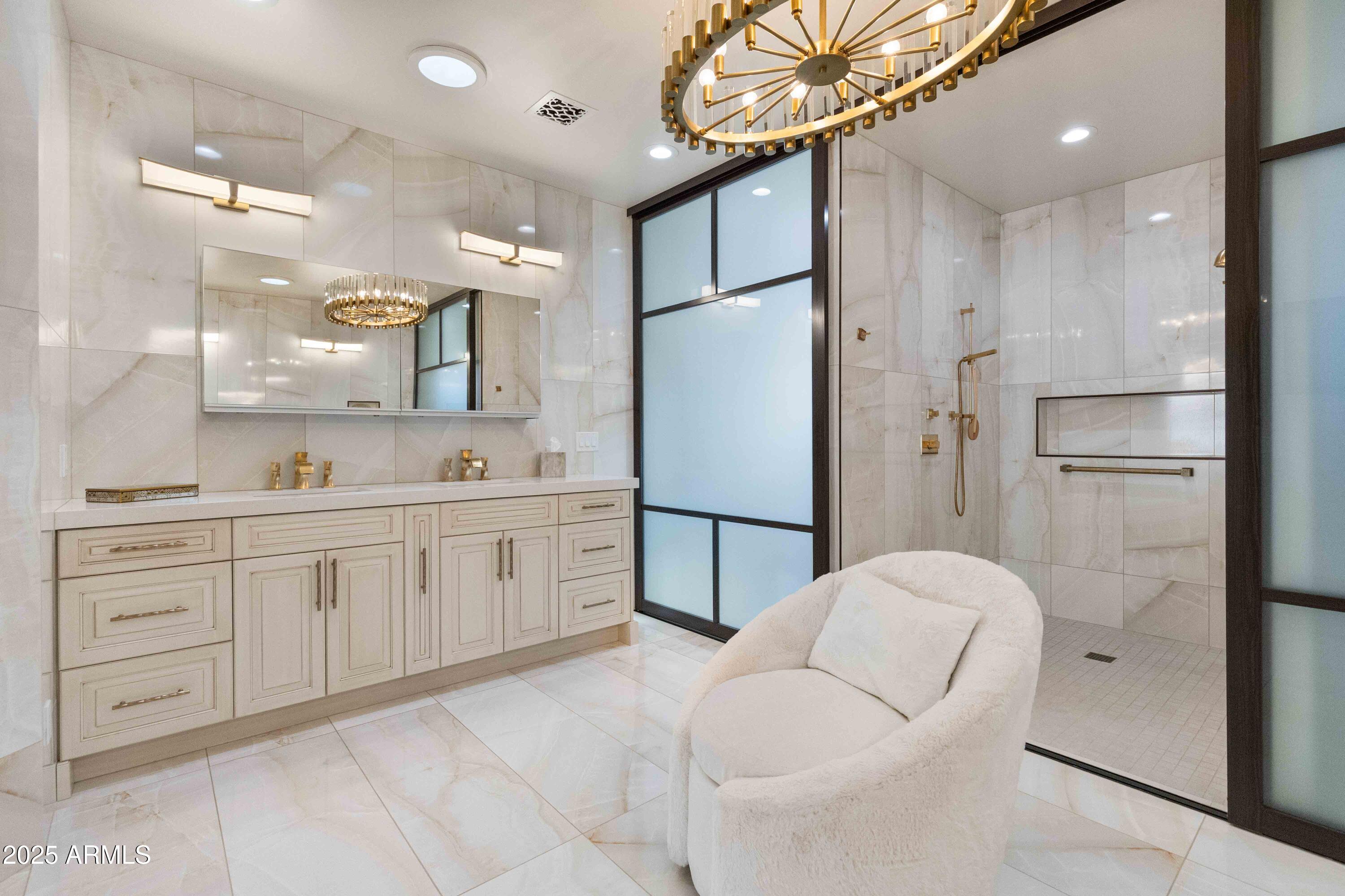 5984 N ECHO CANYON Drive