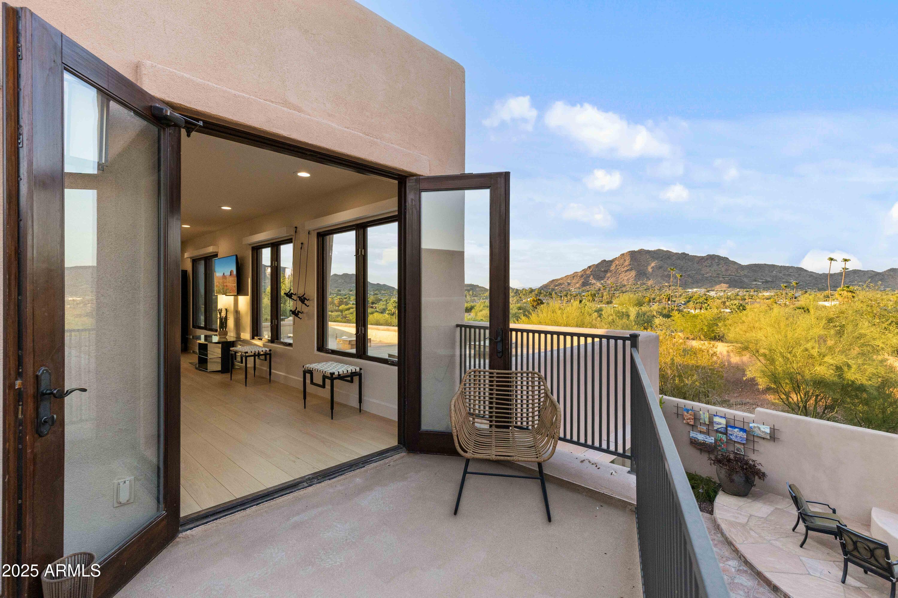 5984 N ECHO CANYON Drive