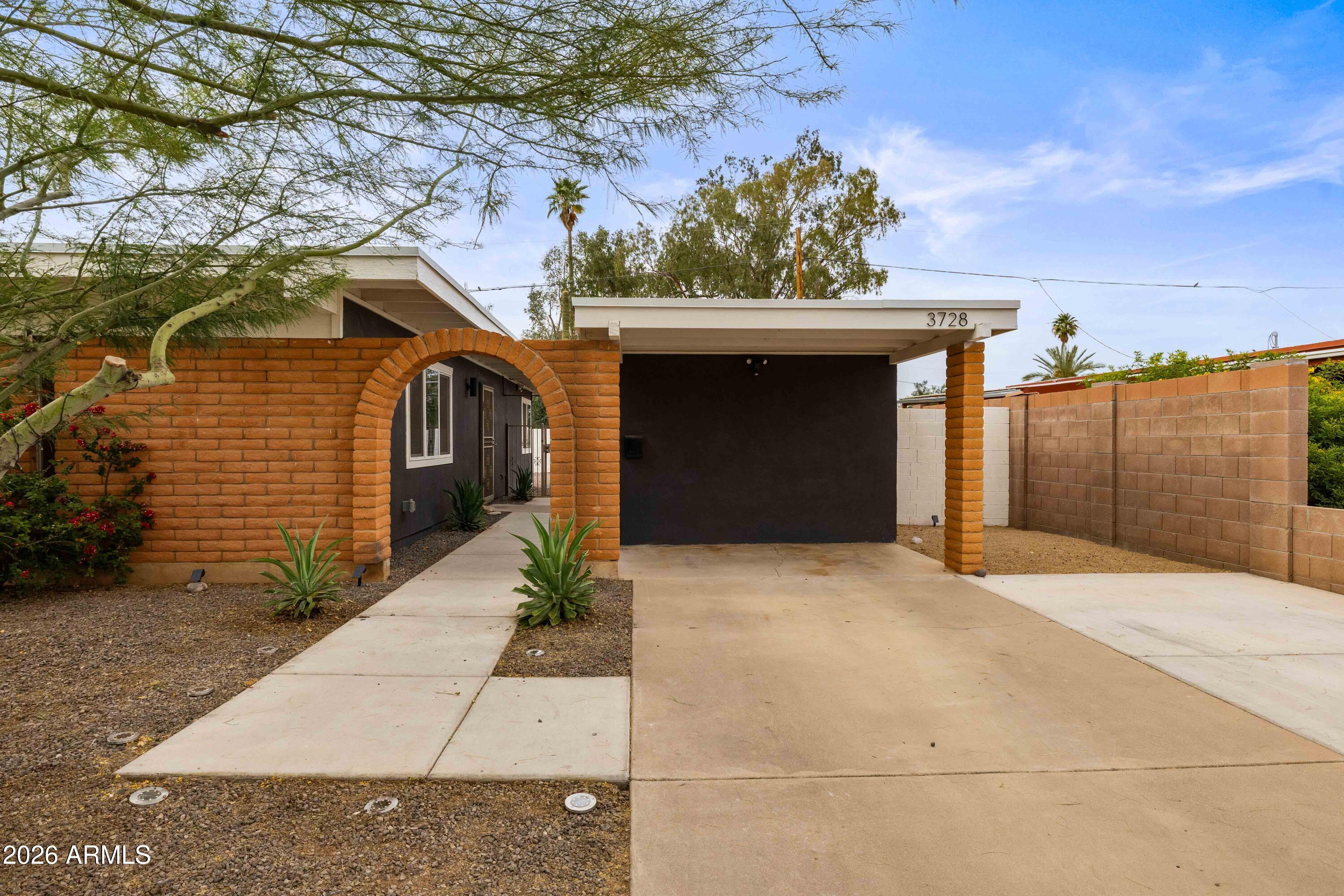 3728 E SUNNYSIDE Drive