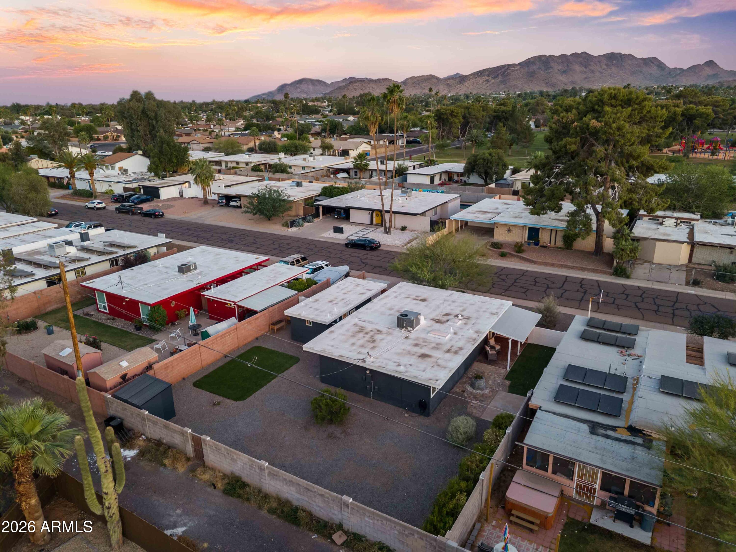 3728 E SUNNYSIDE Drive