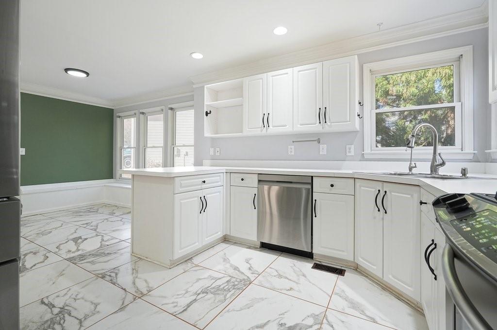 2102 Kendall Close