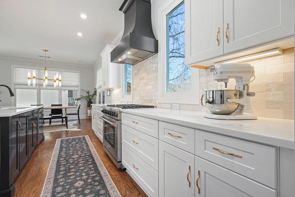 107 Robinhood A Drive