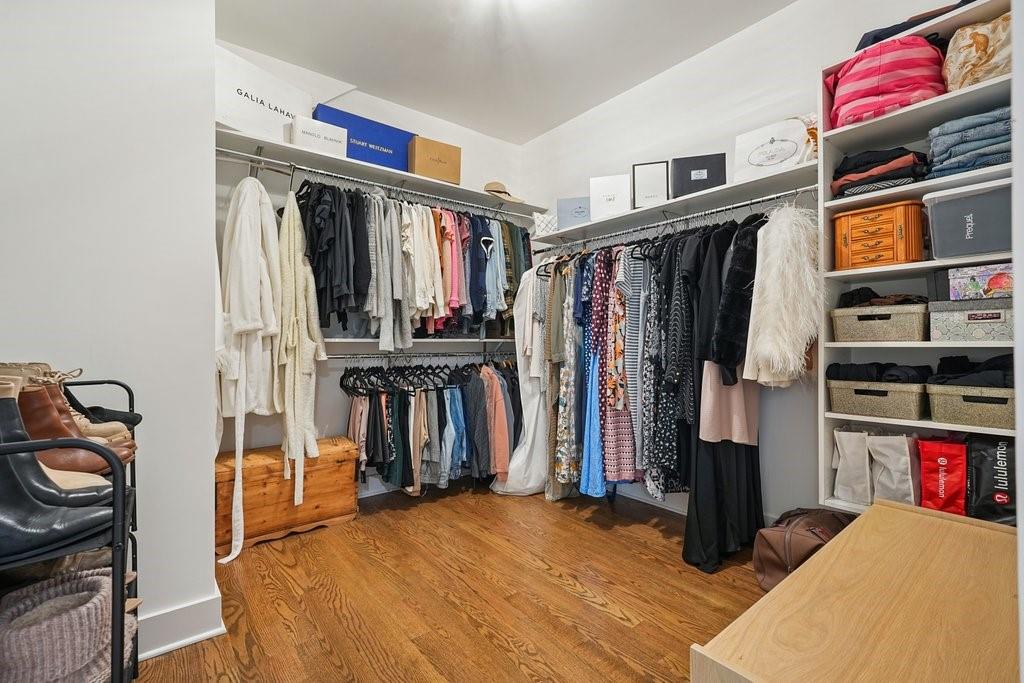 107 Robinhood A Drive