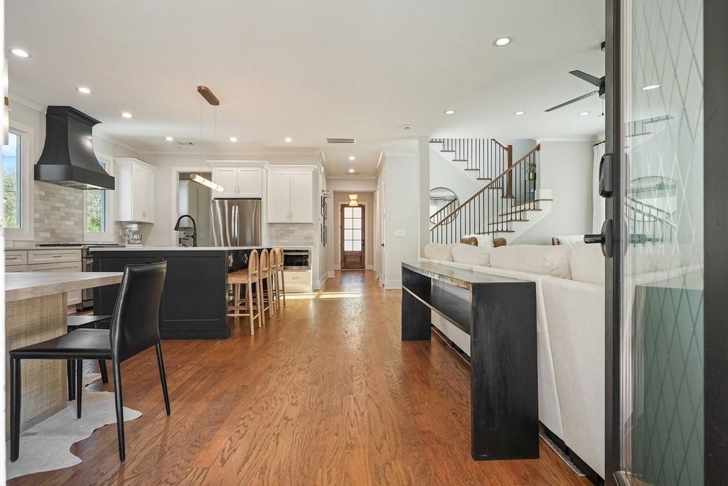 107 Robinhood A Drive