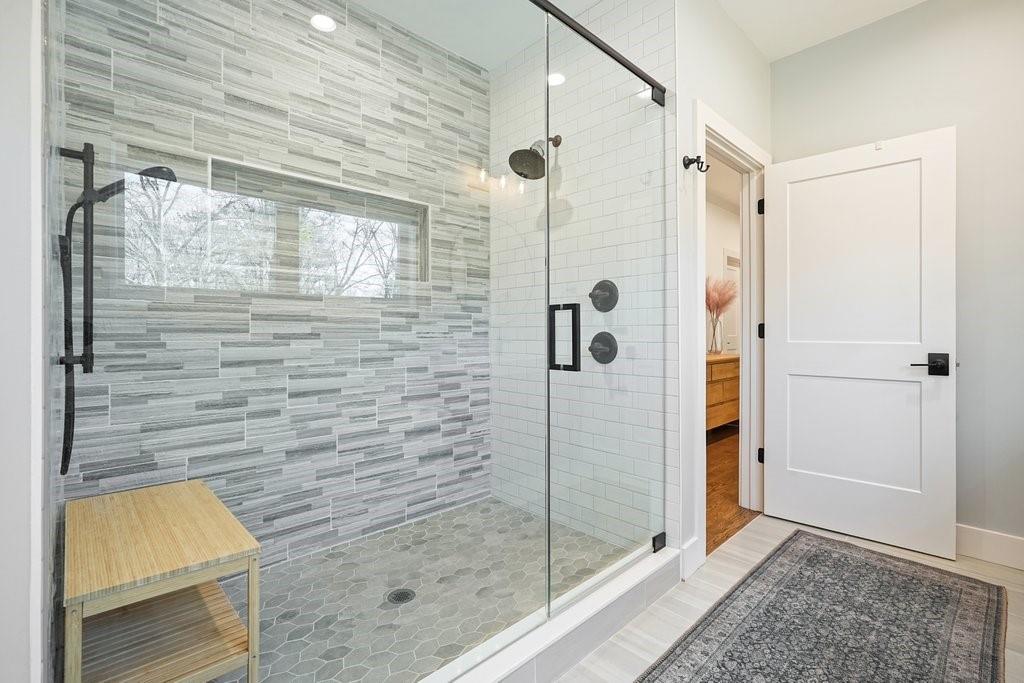 107 Robinhood A Drive