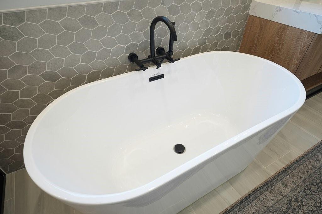 107 Robinhood A Drive