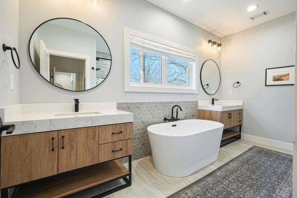 107 Robinhood A Drive