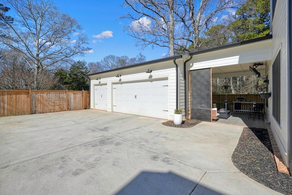 107 Robinhood A Drive