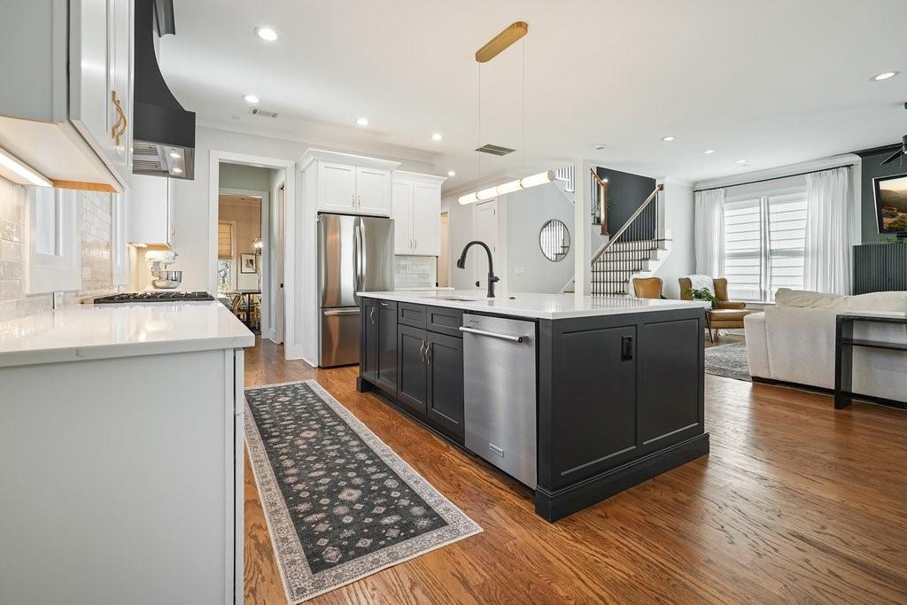 107 Robinhood A Drive