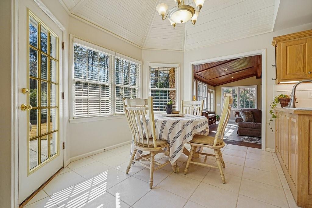 2564 Chestea Drive NE