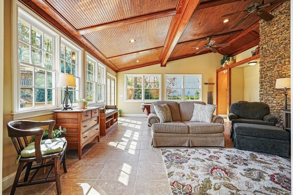 2564 Chestea Drive NE