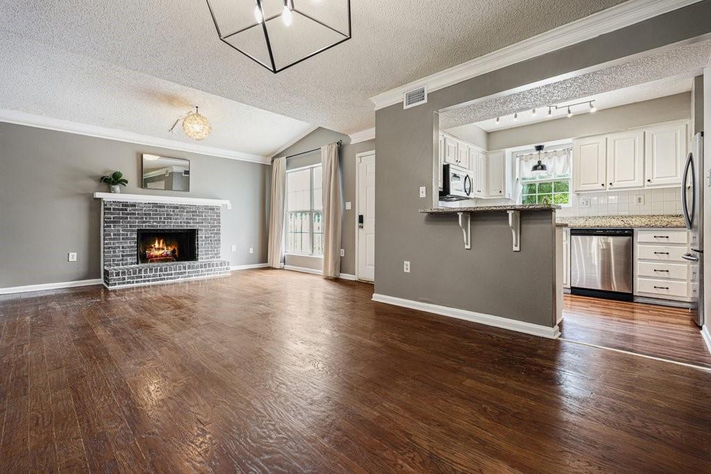 551 Summit Lane SW