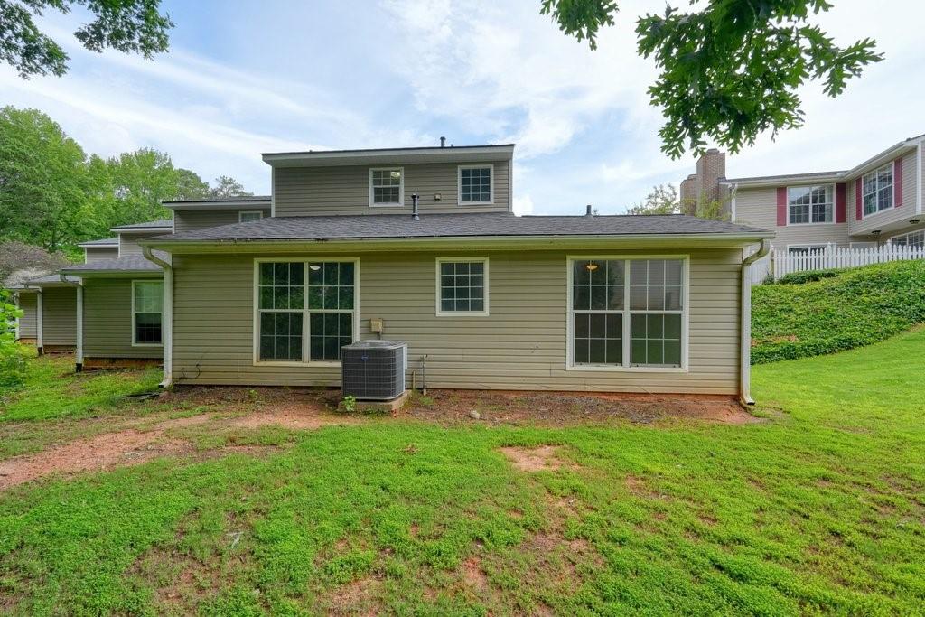 551 Summit Lane SW