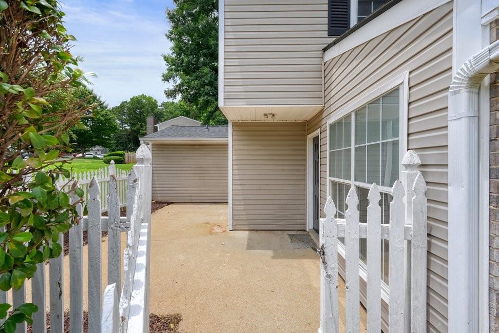 551 Summit Lane SW