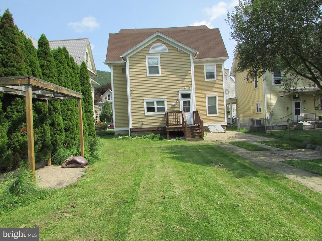 1207 LOGAN AVENUE