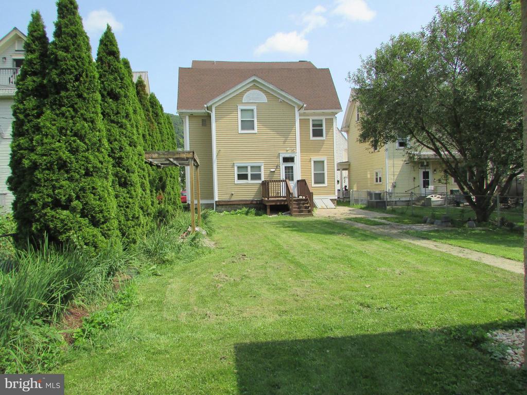 1207 LOGAN AVENUE