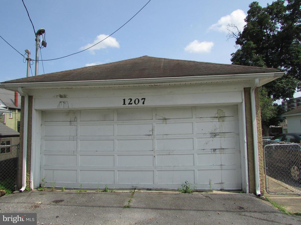 1207 LOGAN AVENUE