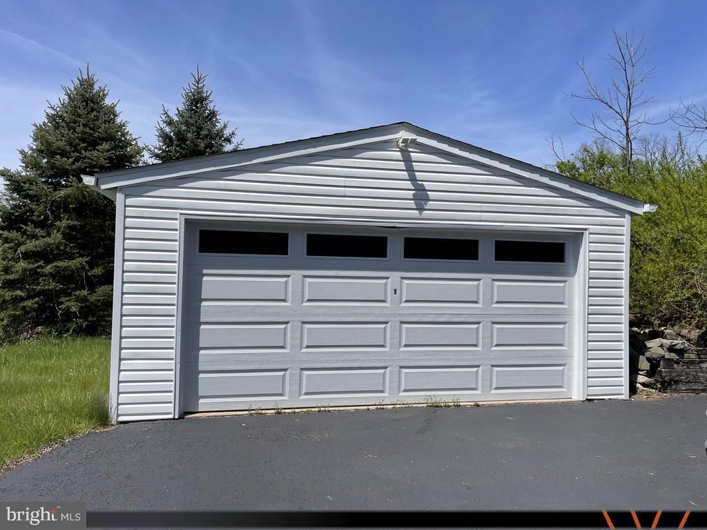 200 HOUSERVILLE ROAD