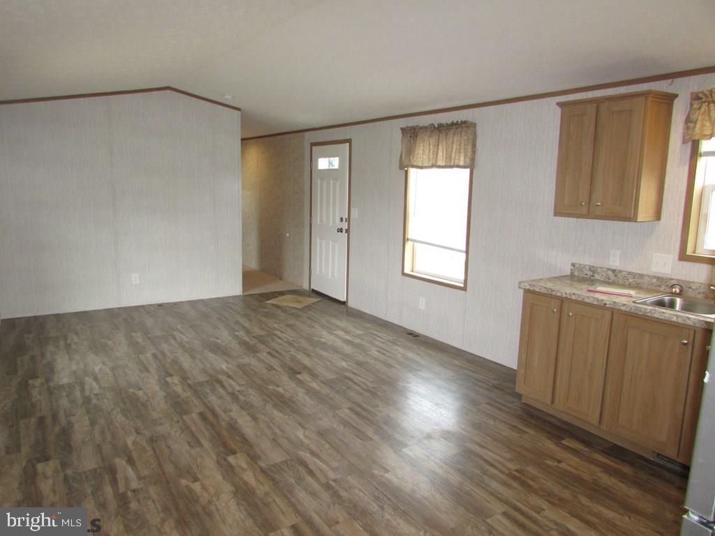 382 HAWK LANE