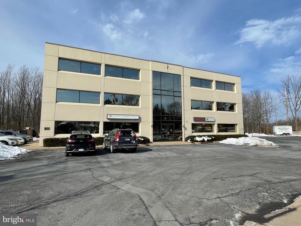 1315 W COLLEGE AVENUE 100