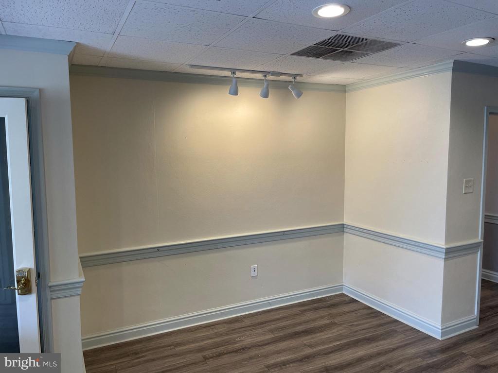 141 W BEAVER AVENUE