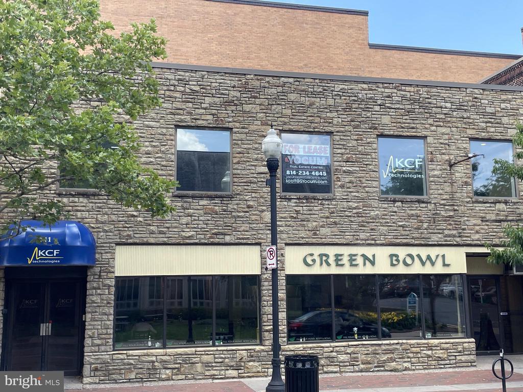 141 W BEAVER AVENUE