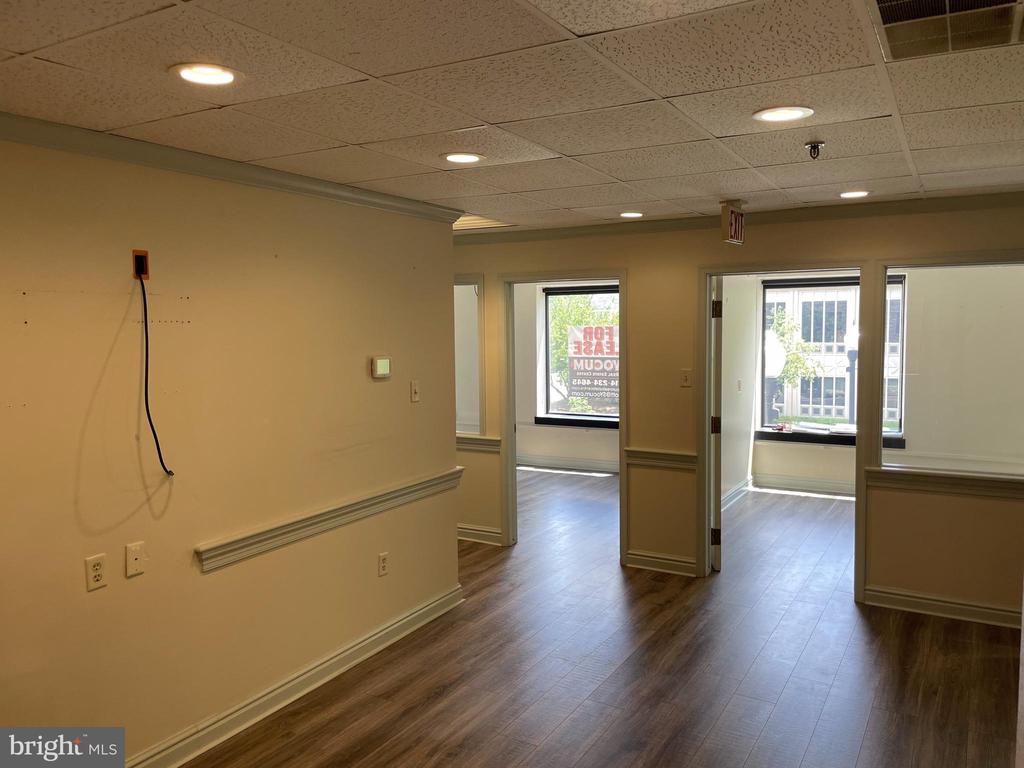141 W BEAVER AVENUE