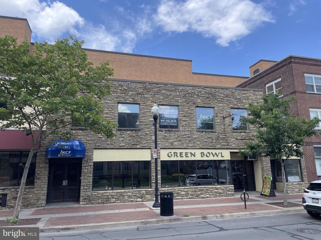 141 W BEAVER AVENUE