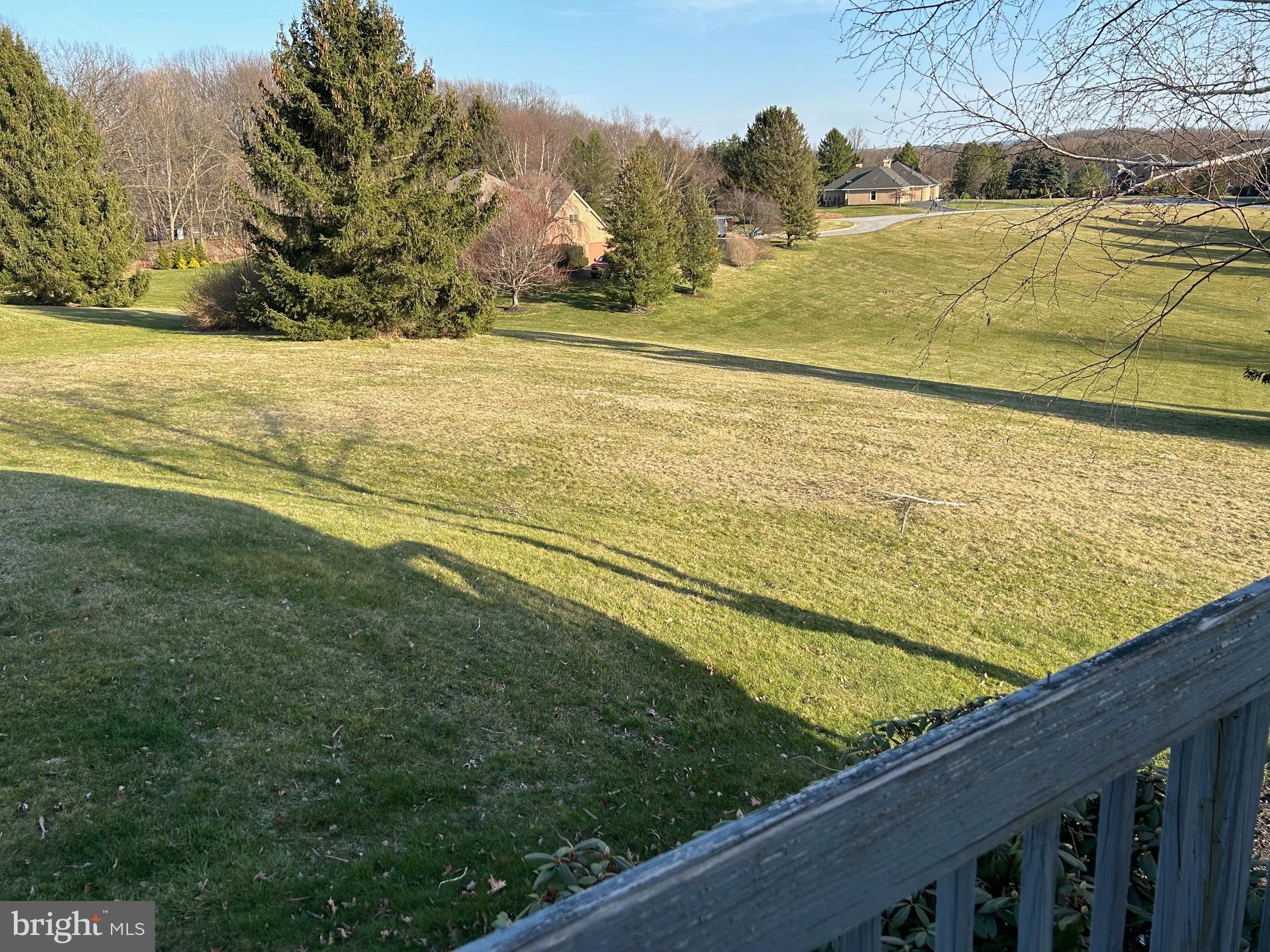 203 E WILLOWOOD COURT