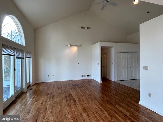 203 E WILLOWOOD COURT