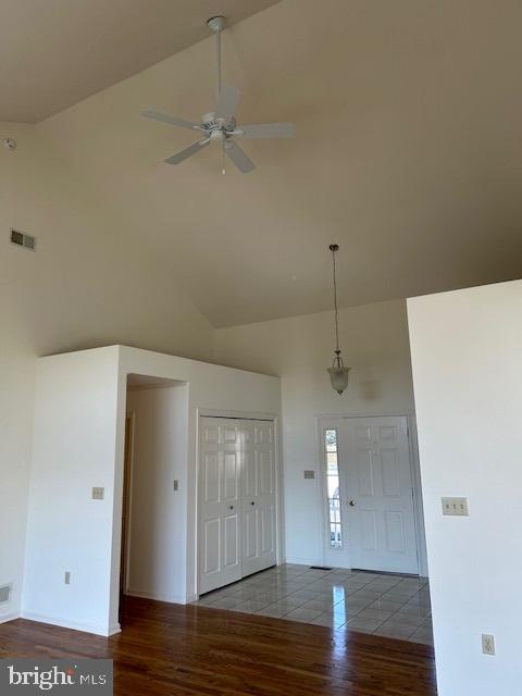 203 E WILLOWOOD COURT