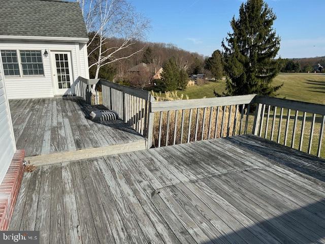 203 E WILLOWOOD COURT