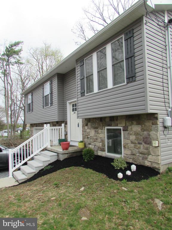 205 MIDDLE STREET