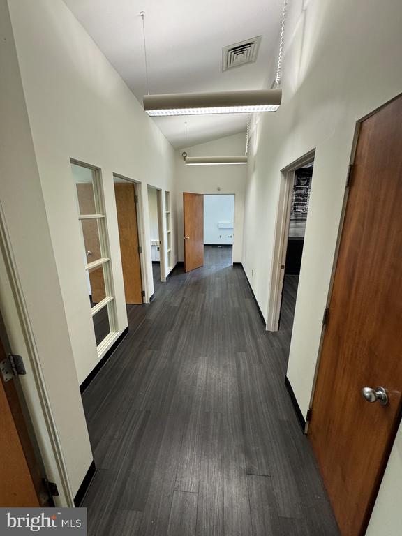 220 REGENT COURT A