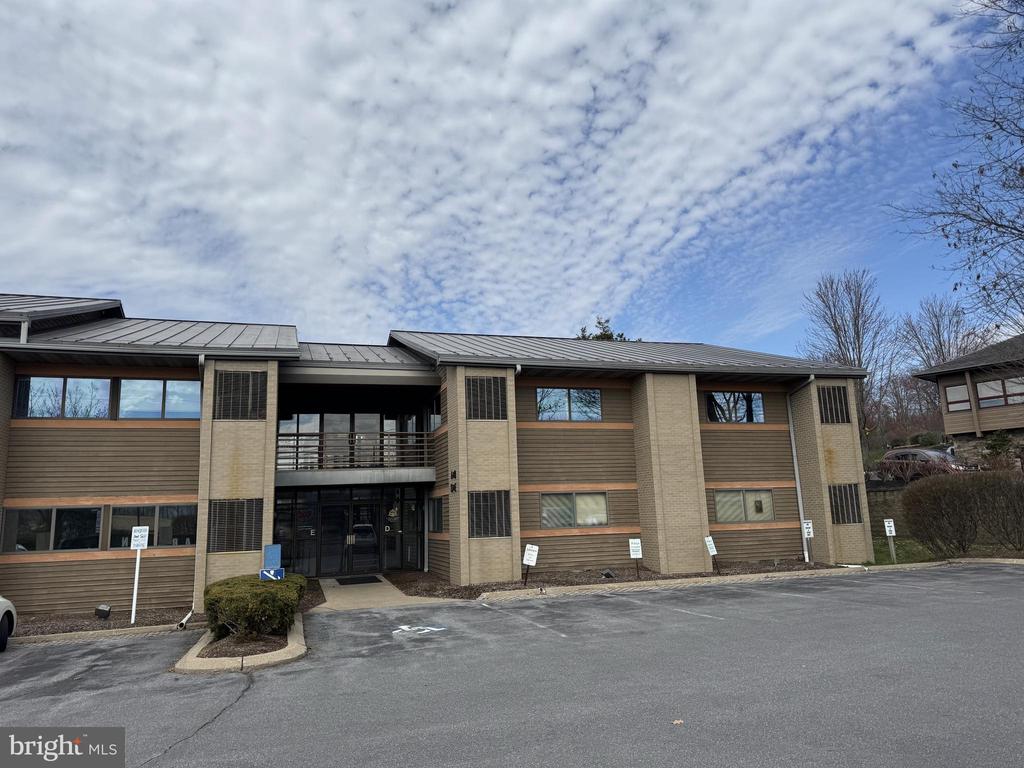 220 REGENT COURT A