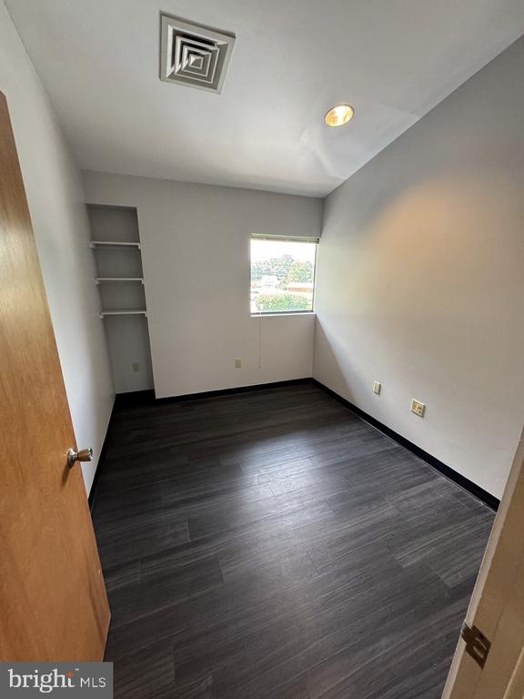 220 REGENT COURT A