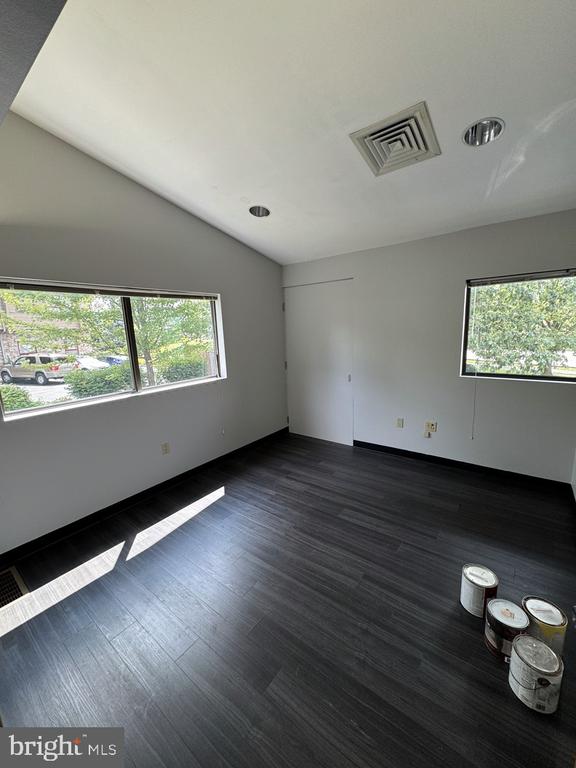 220 REGENT COURT A