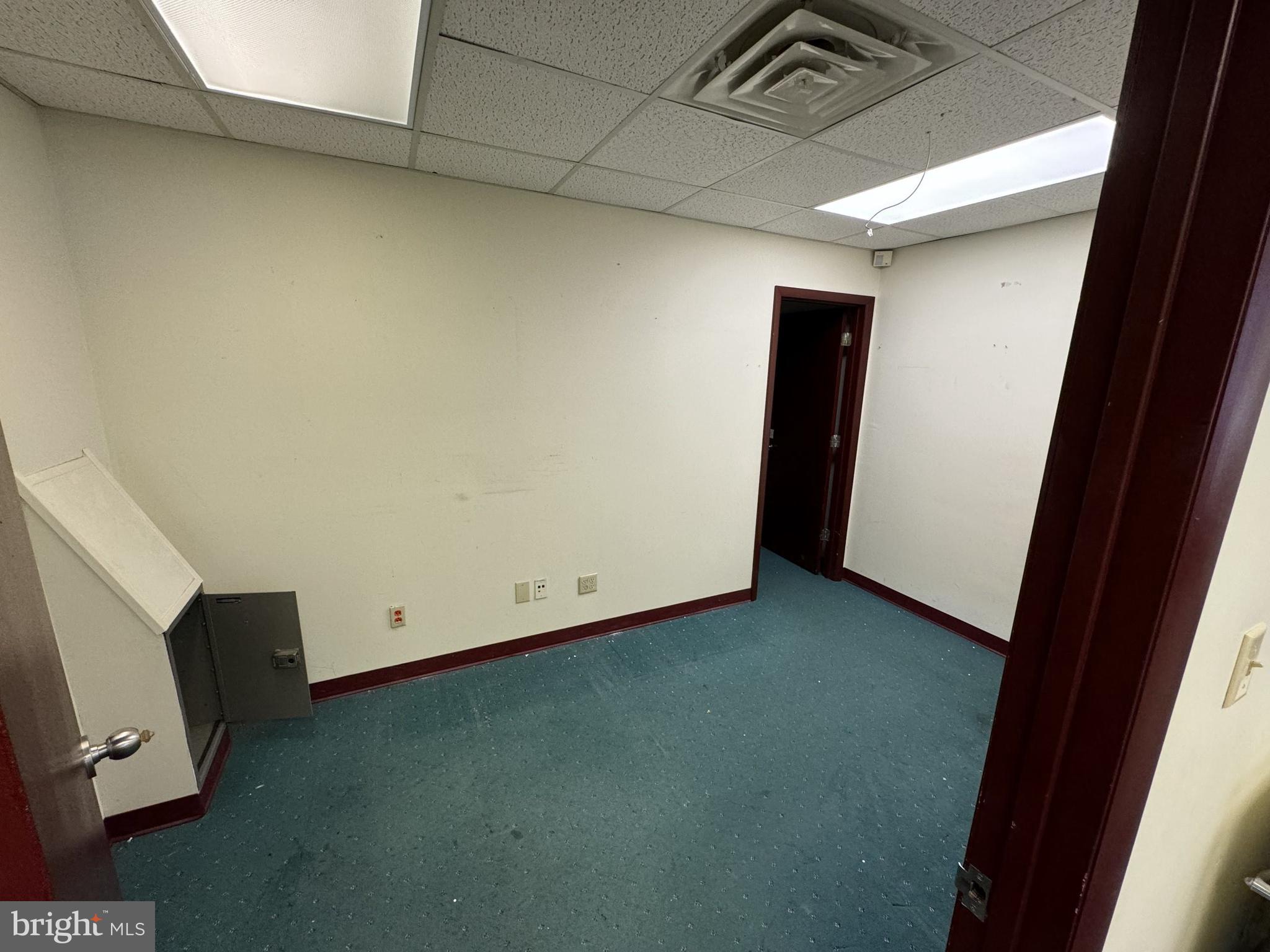 2601 E COLLEGE AVENUE