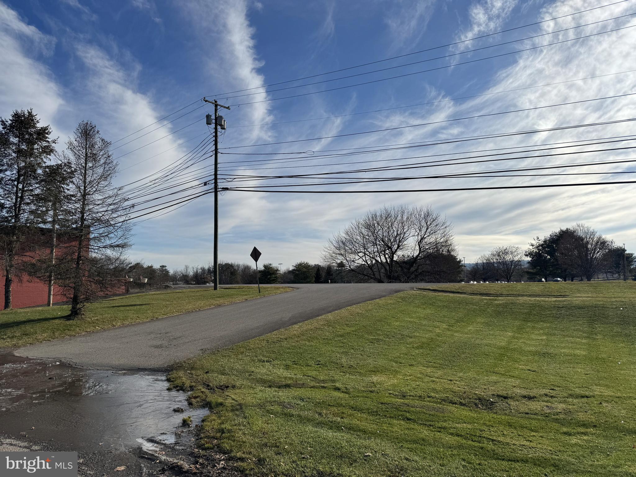 1831 W COLLEGE AVENUE