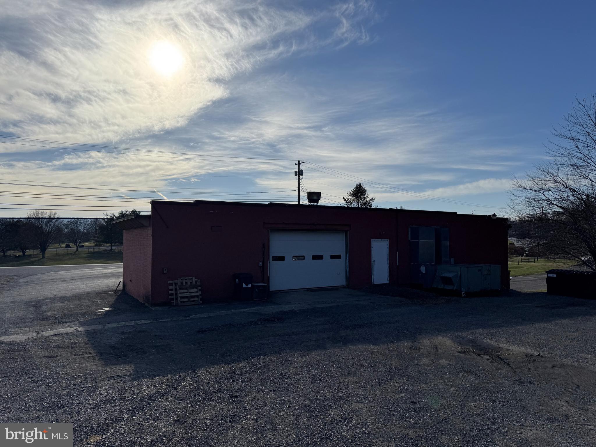 1821 W COLLEGE AVENUE