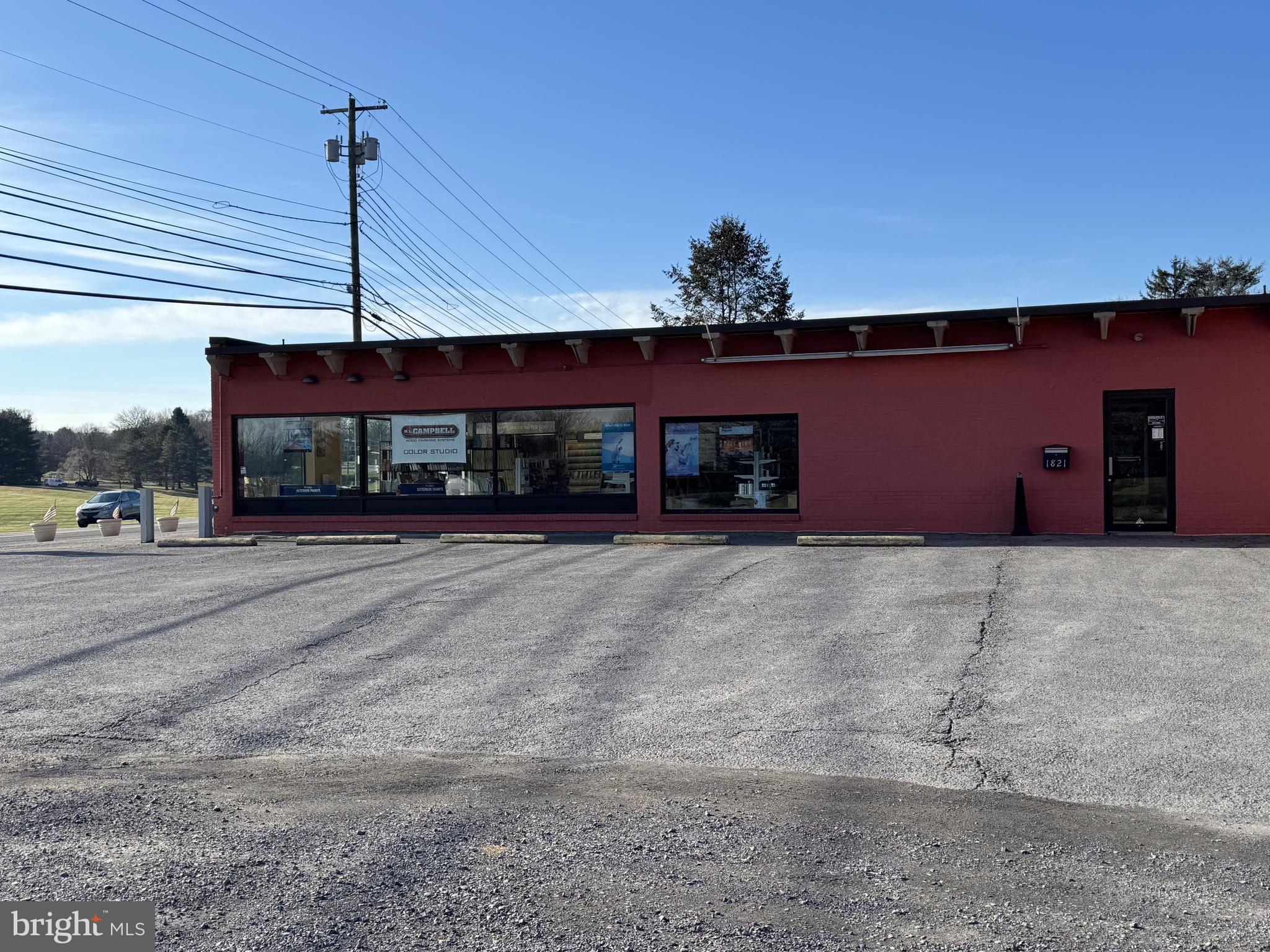 1821 W COLLEGE AVENUE