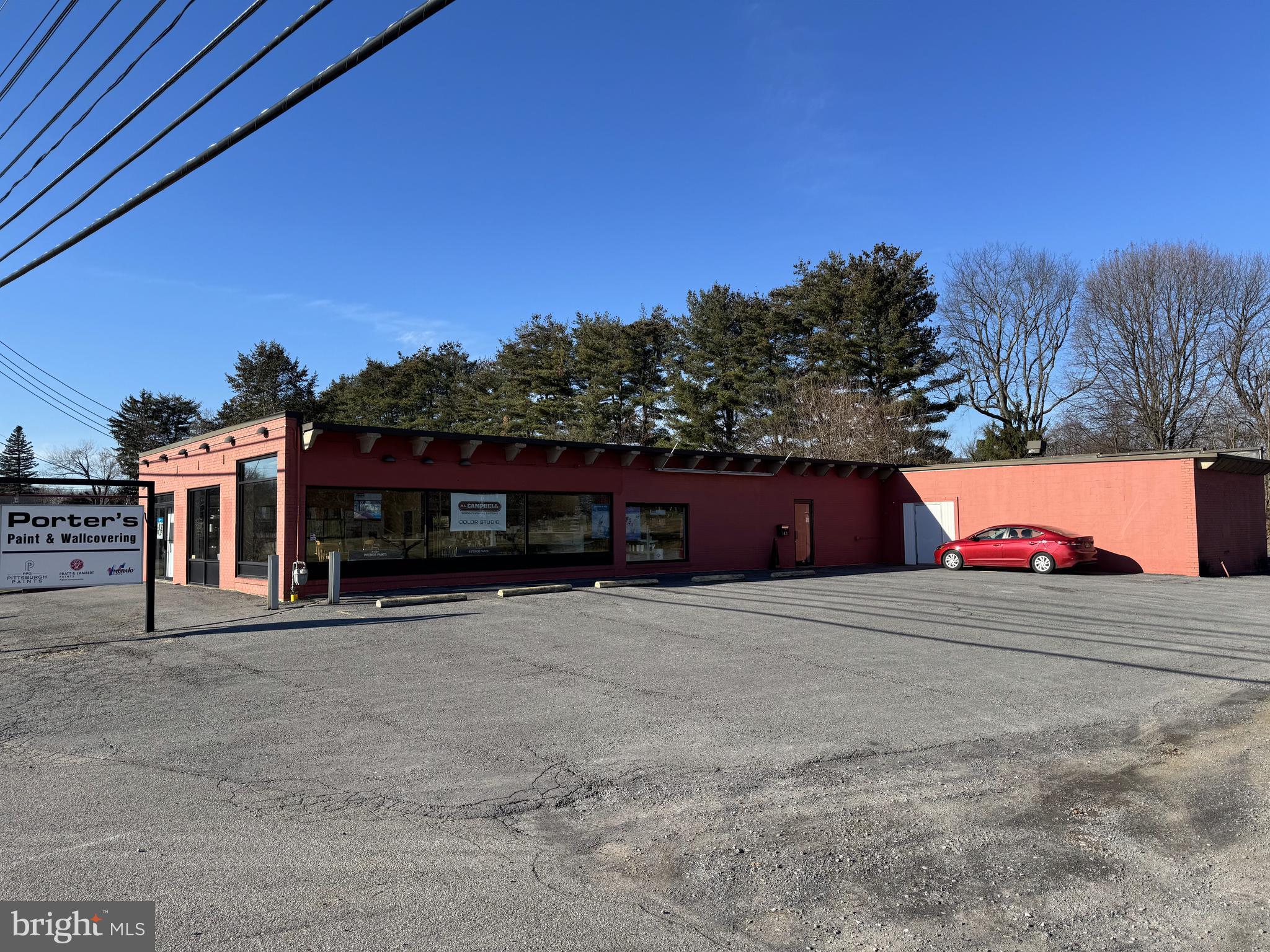 1821 W COLLEGE AVENUE