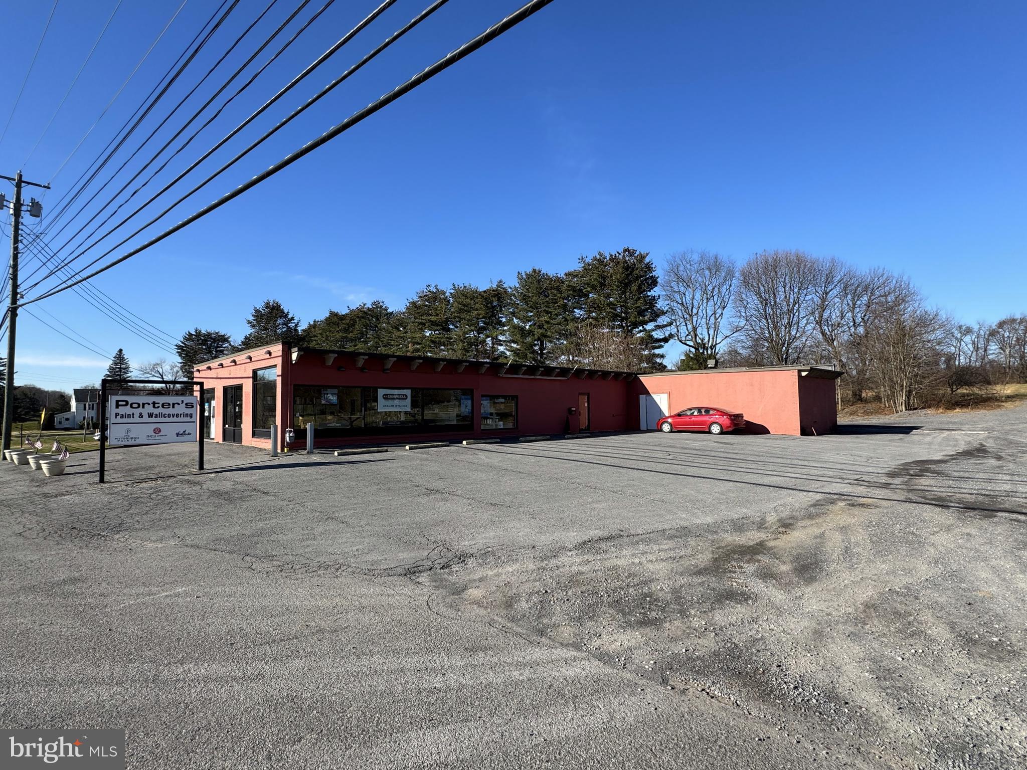 1821 W COLLEGE AVENUE