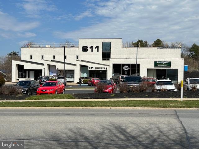 611 UNIVERSITY DRIVE 210