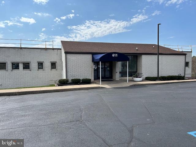 611 UNIVERSITY DRIVE 210